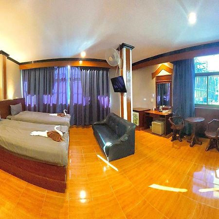 Отель Centre Point Patong Экстерьер фото