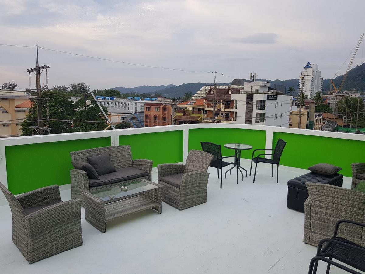 Отель Centre Point Patong Экстерьер фото