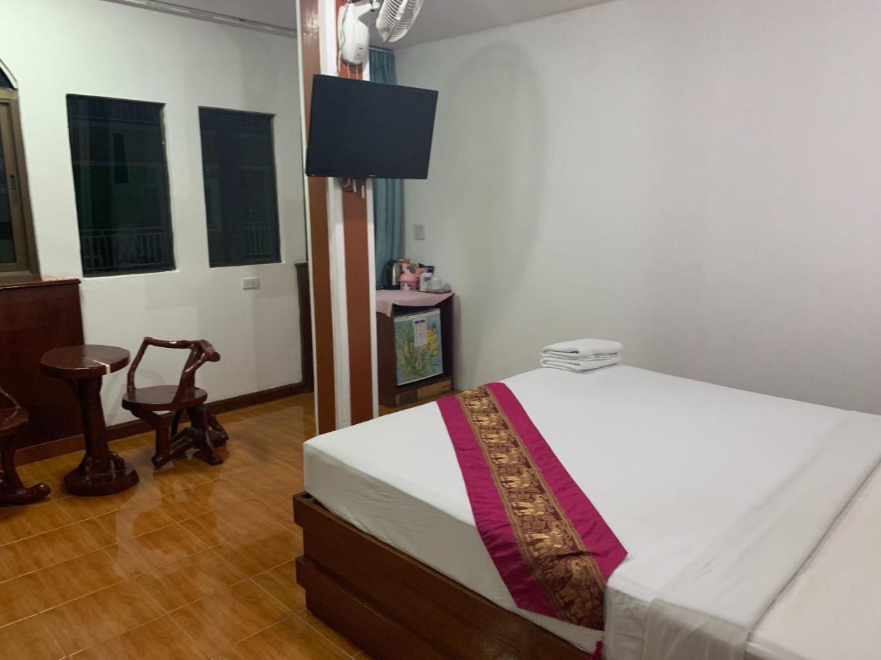 Отель Centre Point Patong Экстерьер фото